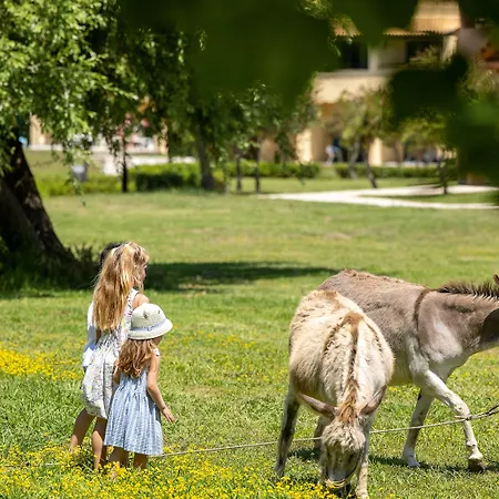 מלון Grecotel Luxme Costa Botanica אצ'ארבי